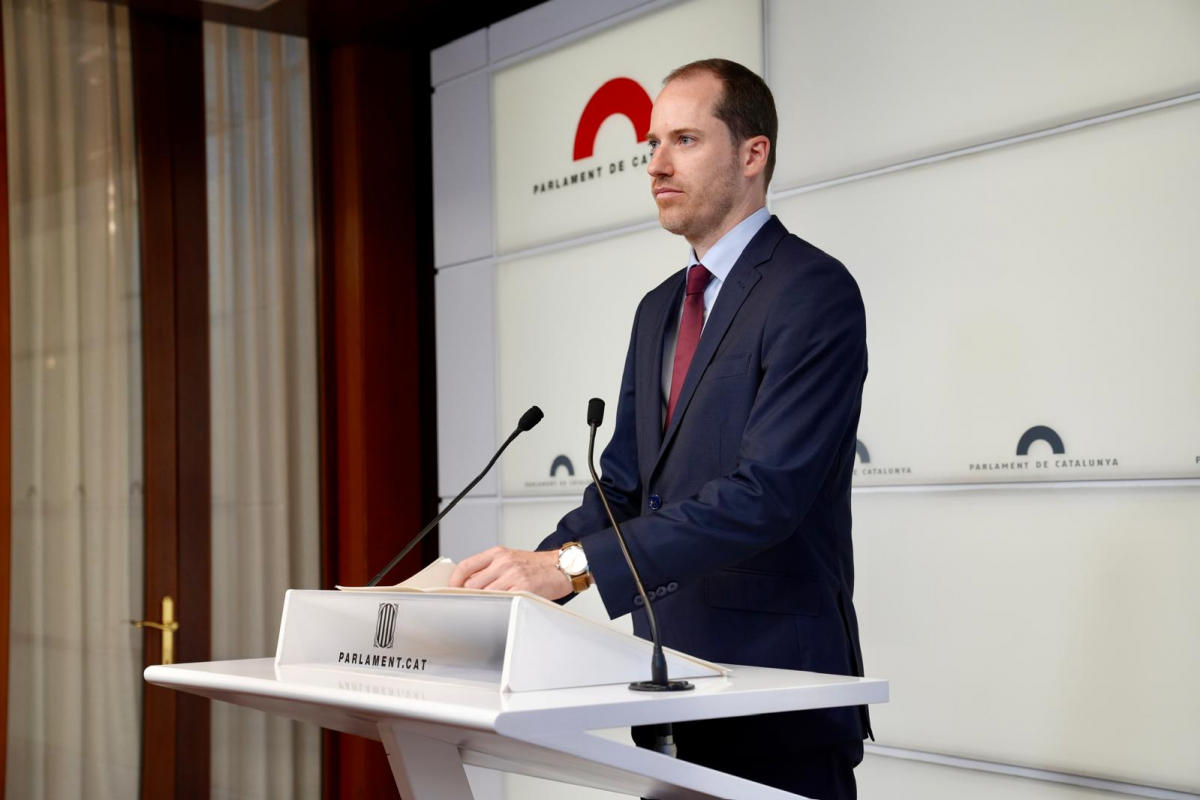 Juan Fernández sobre la implicación de Illa en la trama corrupta del PSOE: &quot;Quien calla, otorga&quot;